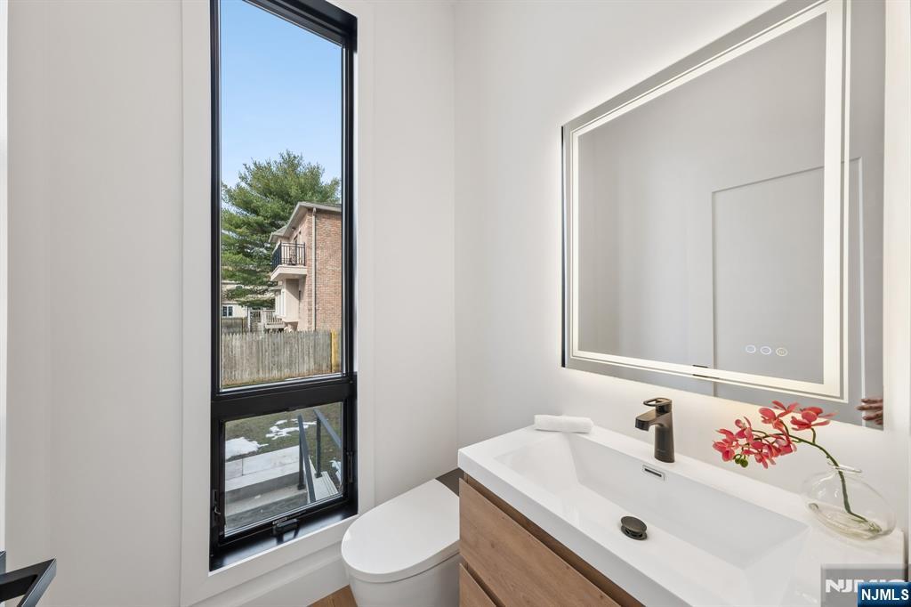 43 Grove Street Tenafly, NJ 07670 - Photo 14 of 37