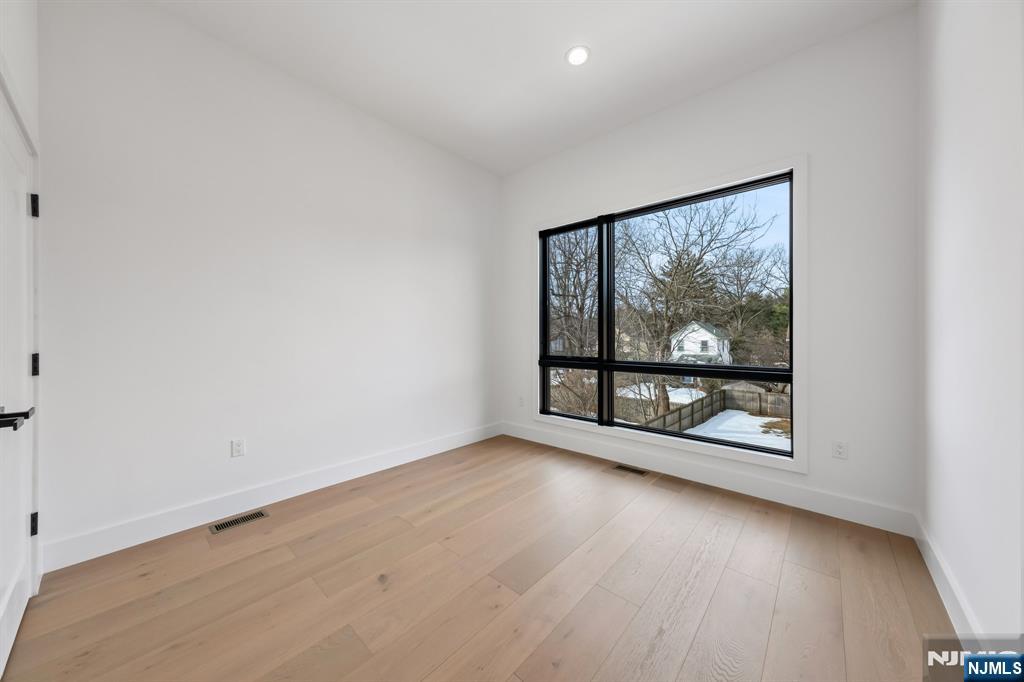 43 Grove Street Tenafly, NJ 07670 - Photo 24 of 37