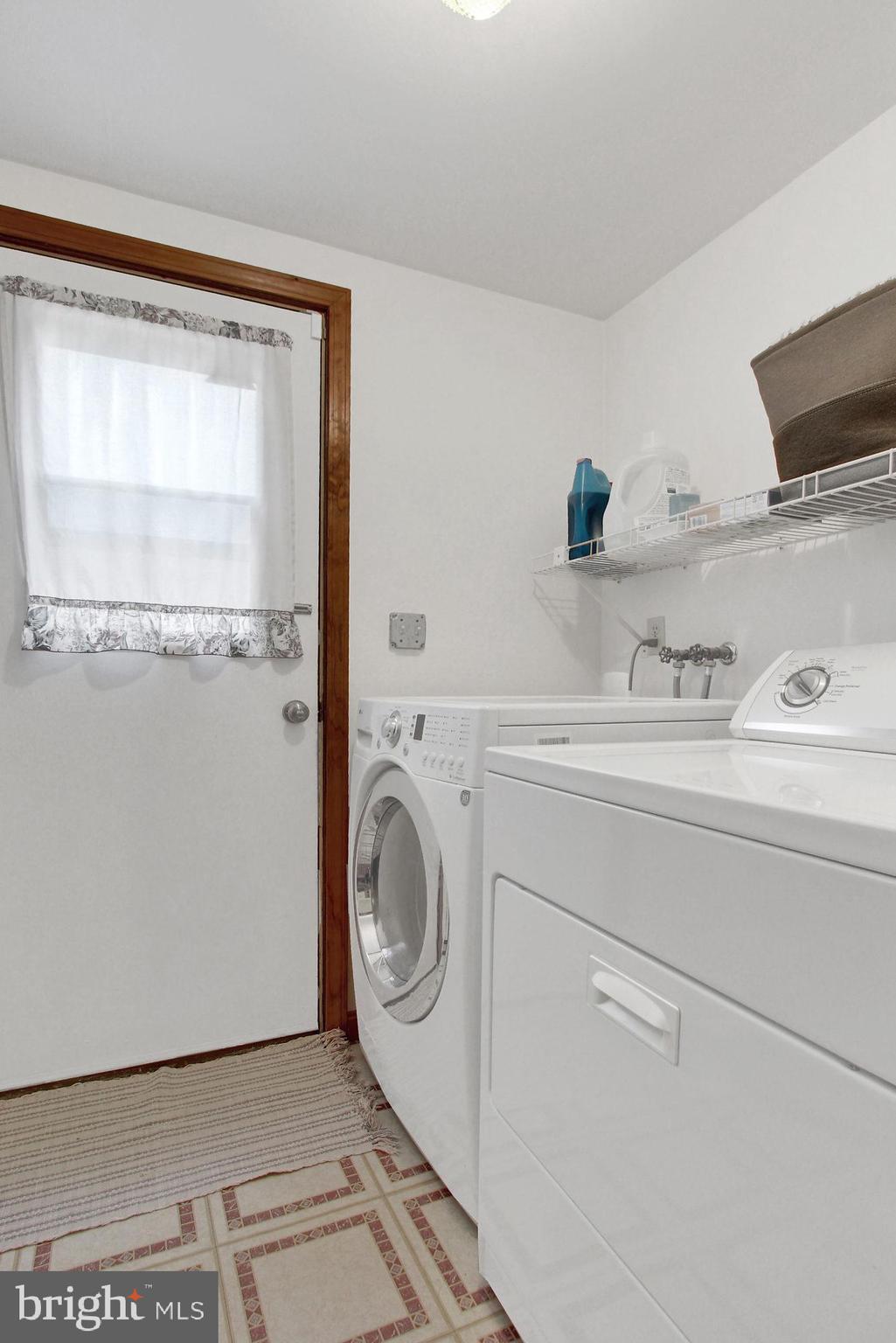 2 Briarcliff Road Elizabethtown, PA 17022 - Photo 19 of 27 Laundry