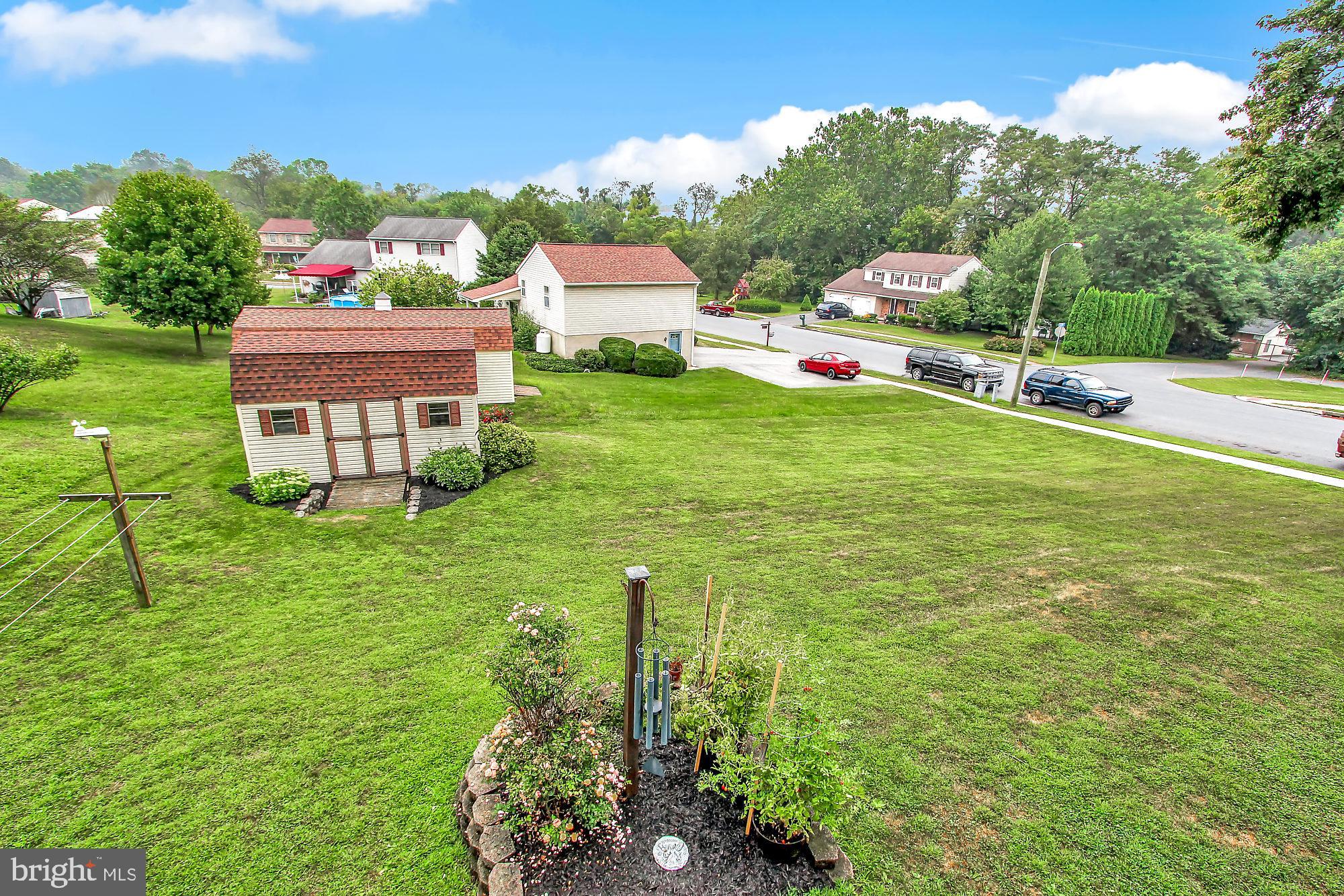 2 Briarcliff Road Elizabethtown, PA 17022 - Photo 23 of 27 Rear