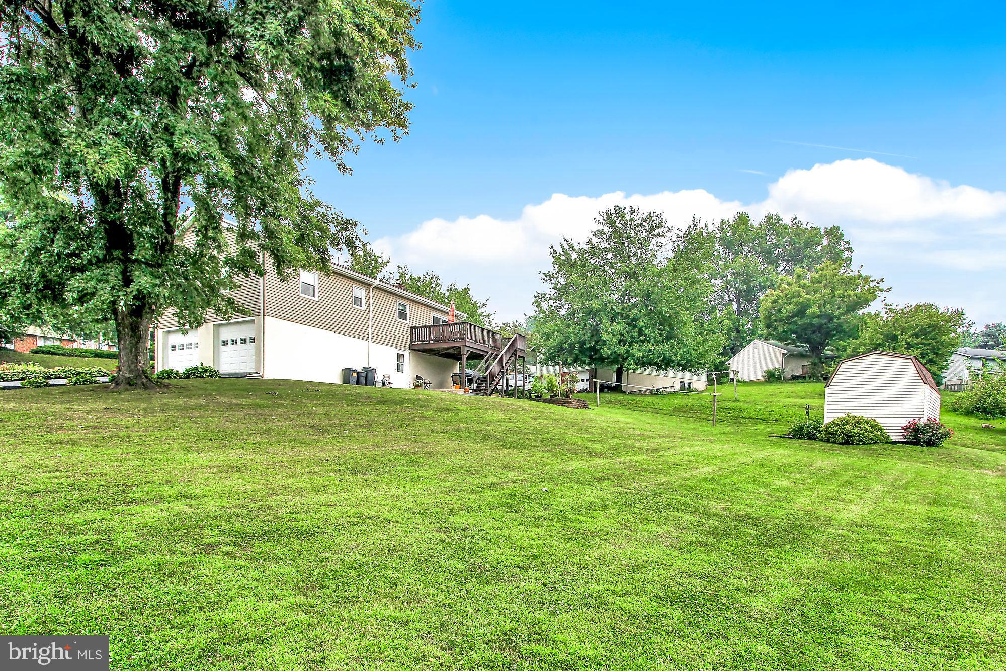 2 Briarcliff Road Elizabethtown, PA 17022 - Photo 25 of 27 Yard