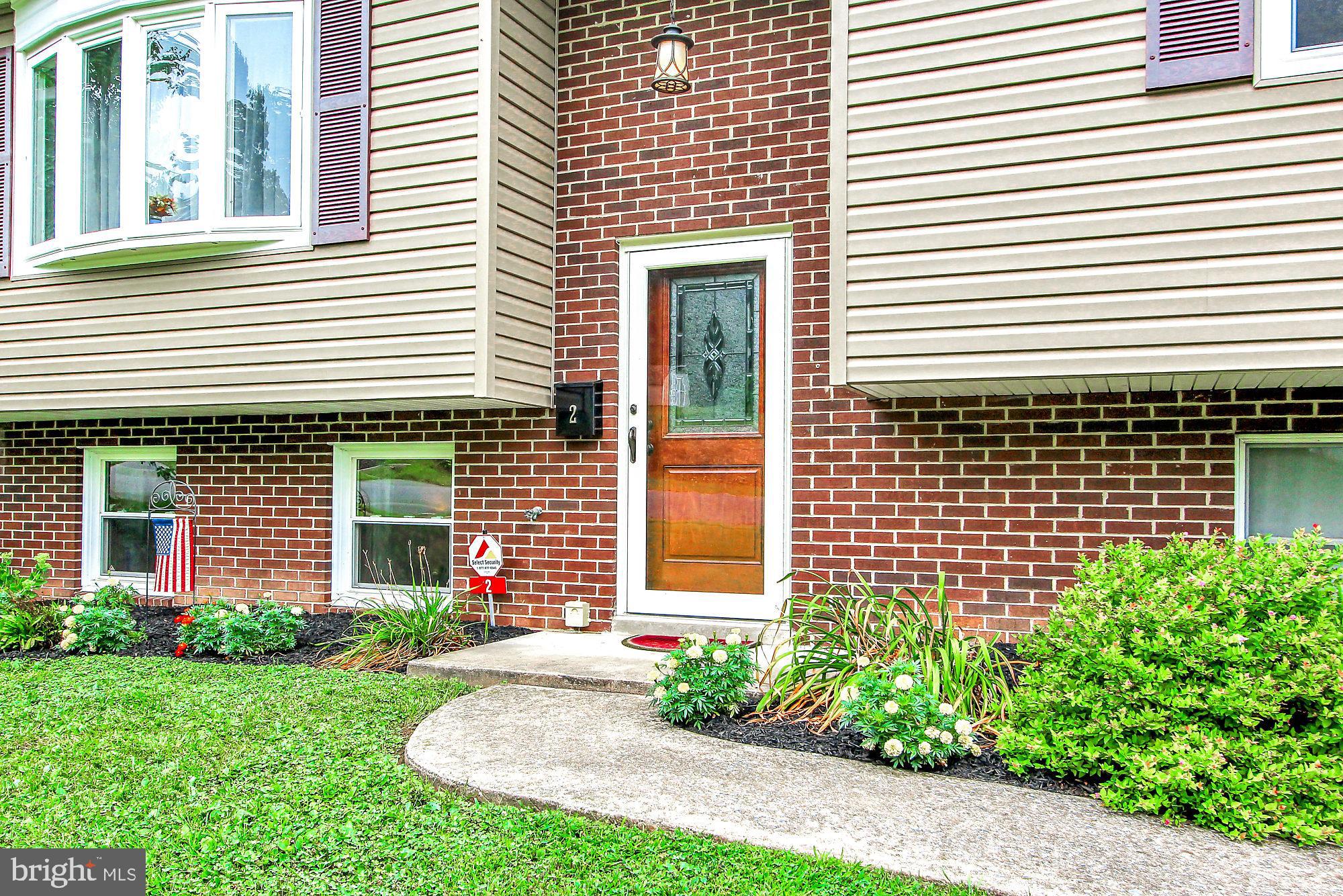 2 Briarcliff Road Elizabethtown, PA 17022 - Photo 26 of 27 Front