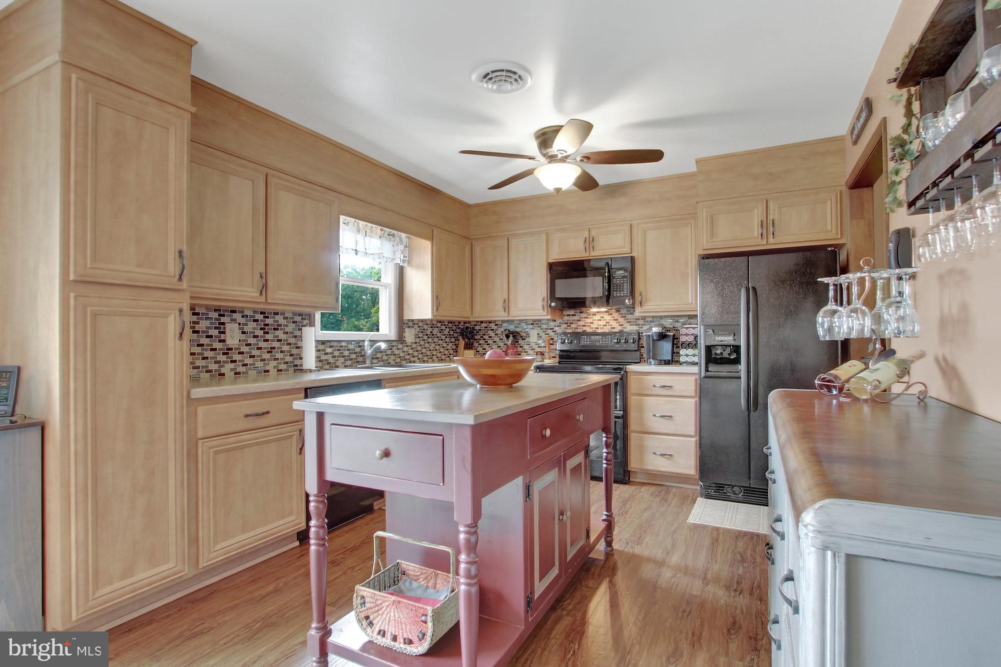 2 Briarcliff Road Elizabethtown, PA 17022 - Photo 7 of 27 Kitchen