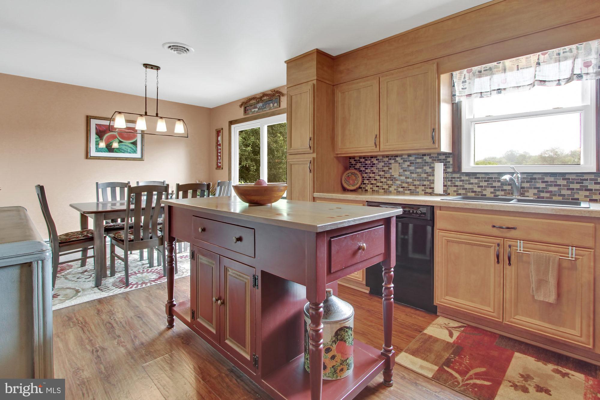 2 Briarcliff Road Elizabethtown, PA 17022 - Photo 8 of 27 Kitchen