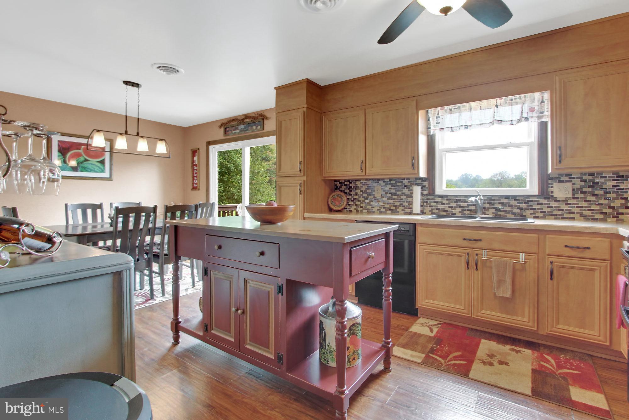2 Briarcliff Road Elizabethtown, PA 17022 - Photo 9 of 27 Kitchen