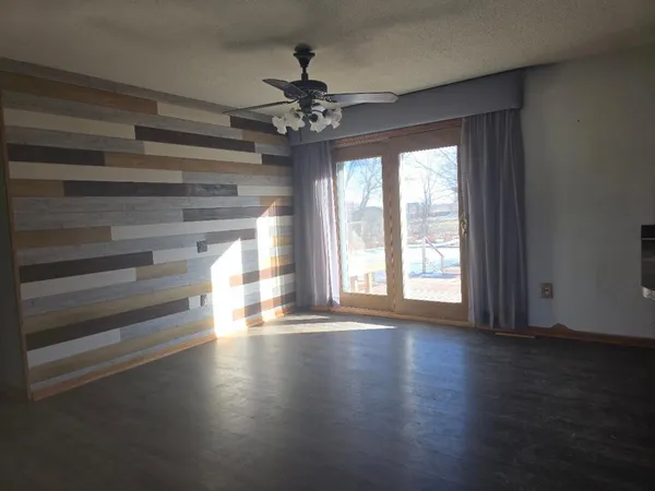 $159,000 | 15 Birch Avenue, Bird Island, MN 55310