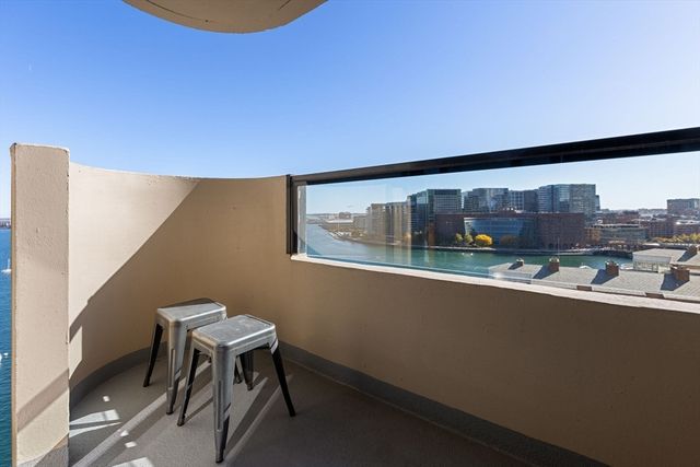 $918,000 | 85 East India Row, Unit 16C, Boston, MA 02110