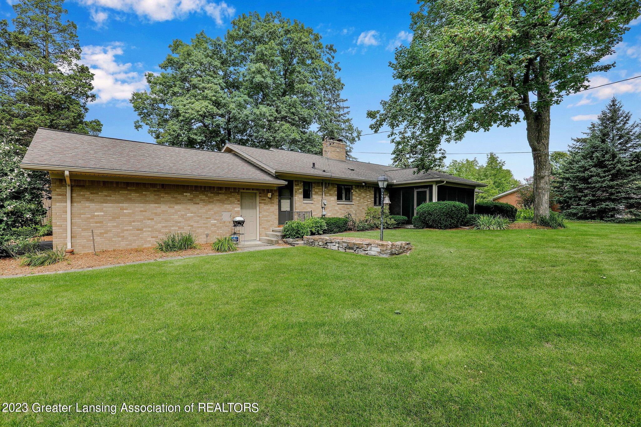 3218 South Cambridge Road Lansing, MI 48911 - Photo 39 of 41 39-web-or-mls-Open Ended Media-39