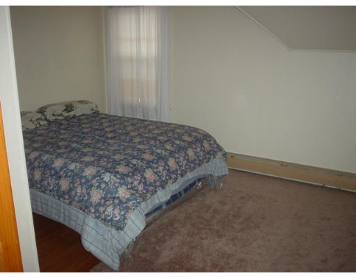 377 Anthony Street Fall River, MA 02721 - Photo 7 of 10