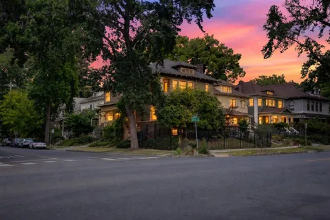 $889,000 | 2301 Capitol Avenue, Sacramento, CA 95816