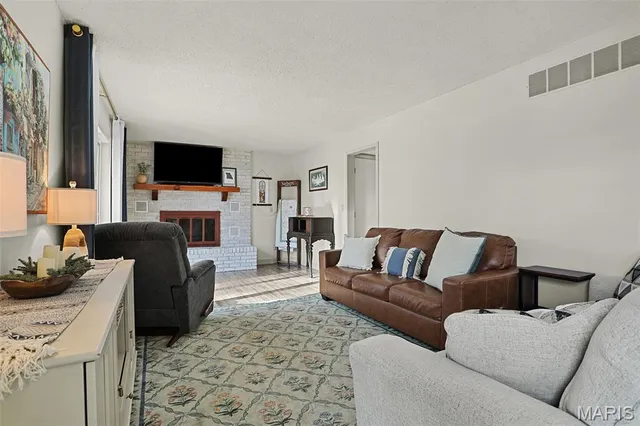 $315,000 | 51 Berkshire Drive, Washington, MO 63090