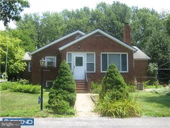 132 Kelly Driver Road Clementon, NJ 08021 - Photo 1 of 12 Exterior Side