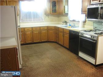 132 Kelly Driver Road Clementon, NJ 08021 - Photo 3 of 12 Kitchen