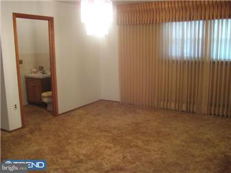 132 Kelly Driver Road Clementon, NJ 08021 - Photo 4 of 12 Dining Room