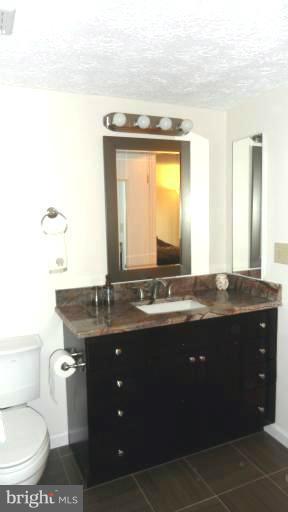 1626 Barnstead Drive Reston, VA 20194 - Photo 4 of 30 Bath (Master)