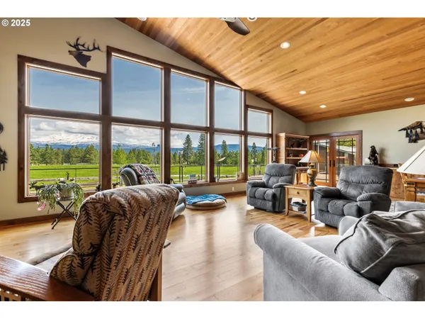 $1,950,000 | 60 Jennings Road, Trout Lake, WA 98650