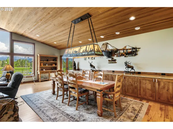 $1,950,000 | 60 Jennings Road, Trout Lake, WA 98650