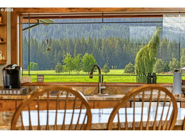 $1,950,000 | 60 Jennings Road, Trout Lake, WA 98650