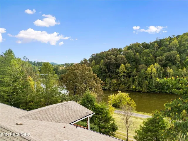 $349,900 | 916 Scenic River Road, Madisonville, TN 37354