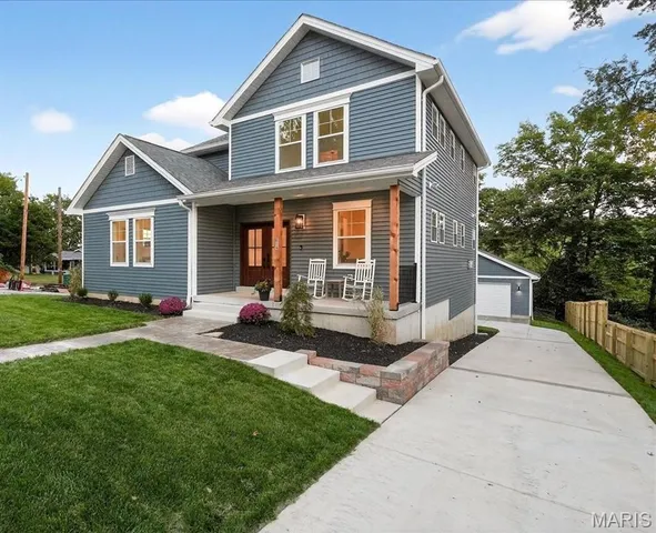 $865,000 | 814 Holland Avenue, Webster Groves, MO 63119