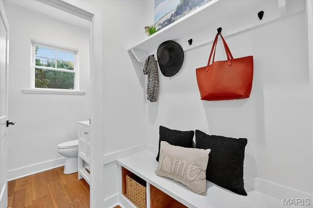 $865,000 | 814 Holland Avenue, Webster Groves, MO 63119