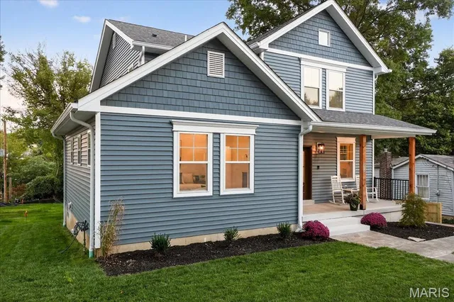 $865,000 | 814 Holland Avenue, Webster Groves, MO 63119