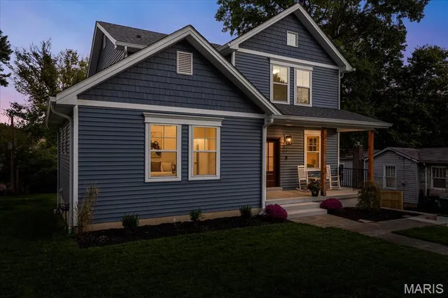 $865,000 | 814 Holland Avenue, Webster Groves, MO 63119