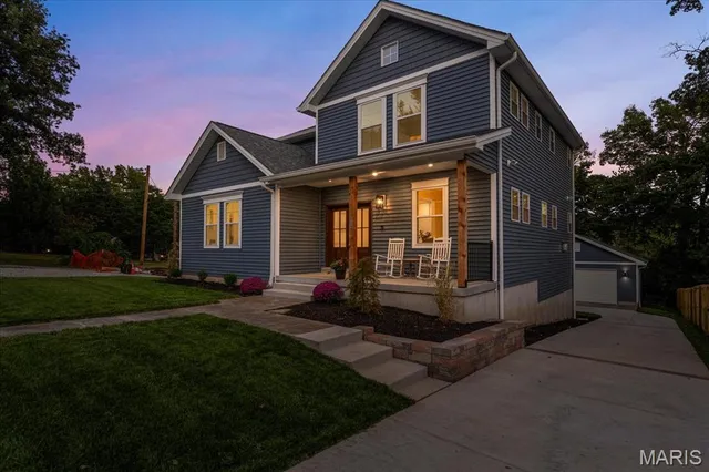 $865,000 | 814 Holland Avenue, Webster Groves, MO 63119