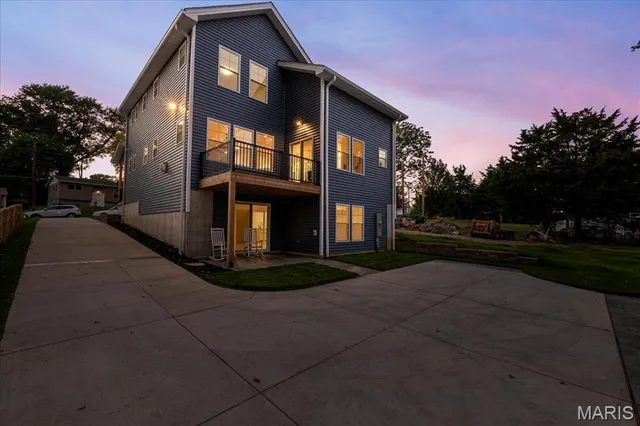 $865,000 | 814 Holland Avenue, Webster Groves, MO 63119