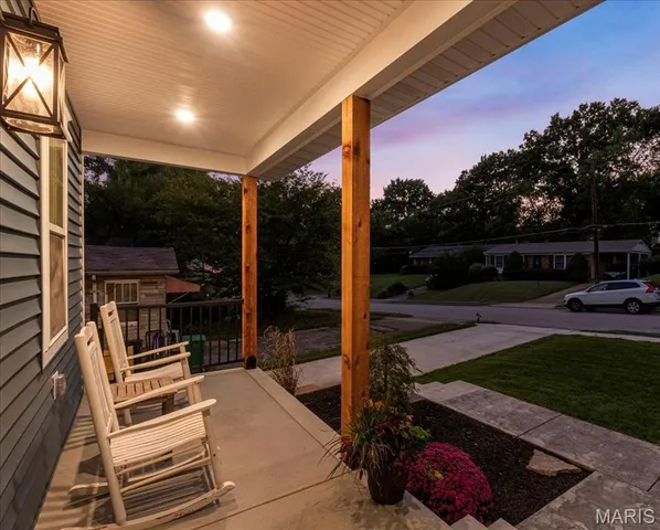 $865,000 | 814 Holland Avenue, Webster Groves, MO 63119