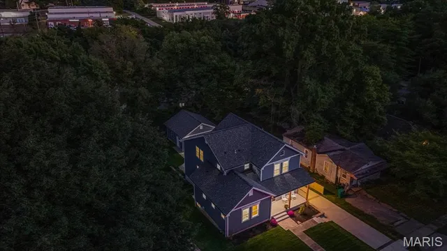 $865,000 | 814 Holland Avenue, Webster Groves, MO 63119