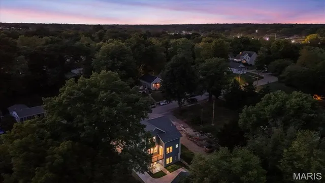 $865,000 | 814 Holland Avenue, Webster Groves, MO 63119