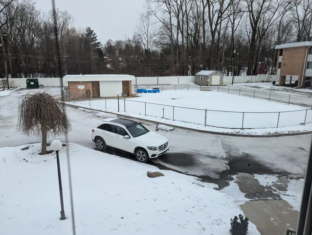 $139,900 | 32080 Grand River Avenue, Unit 81, Farmington, MI 48336