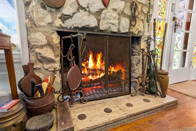 $1,725,000 | 2422 Hillcrest Drive, San Antonio, TX 78228