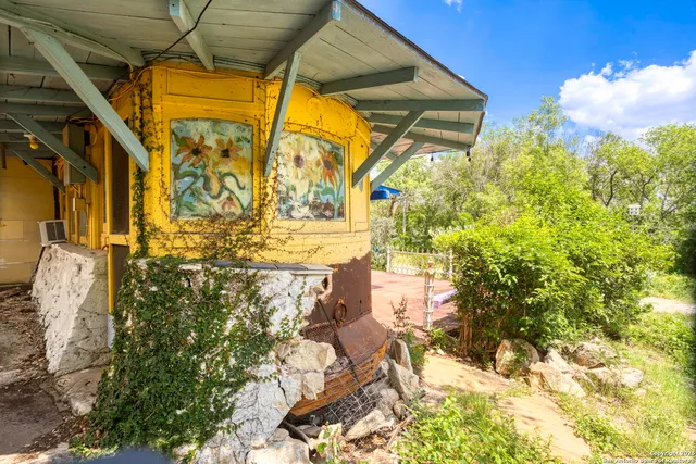 $1,725,000 | 2422 Hillcrest Drive, San Antonio, TX 78228