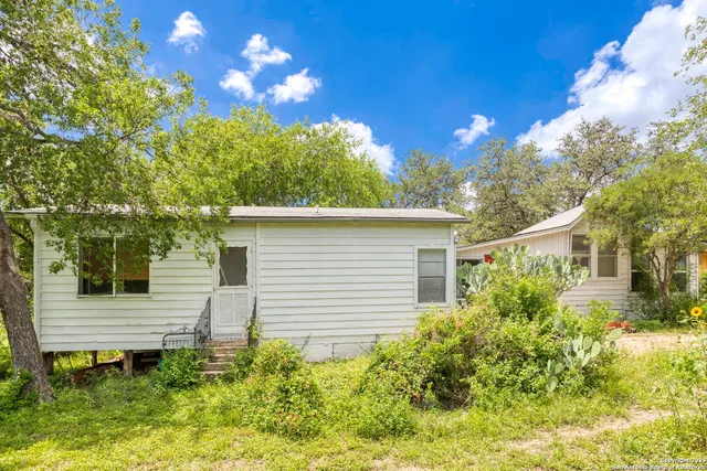 $1,725,000 | 2422 Hillcrest Drive, San Antonio, TX 78228