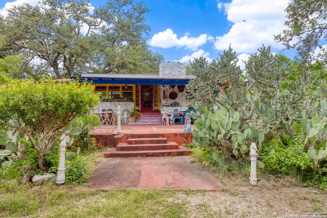 $1,725,000 | 2422 Hillcrest Drive, San Antonio, TX 78228