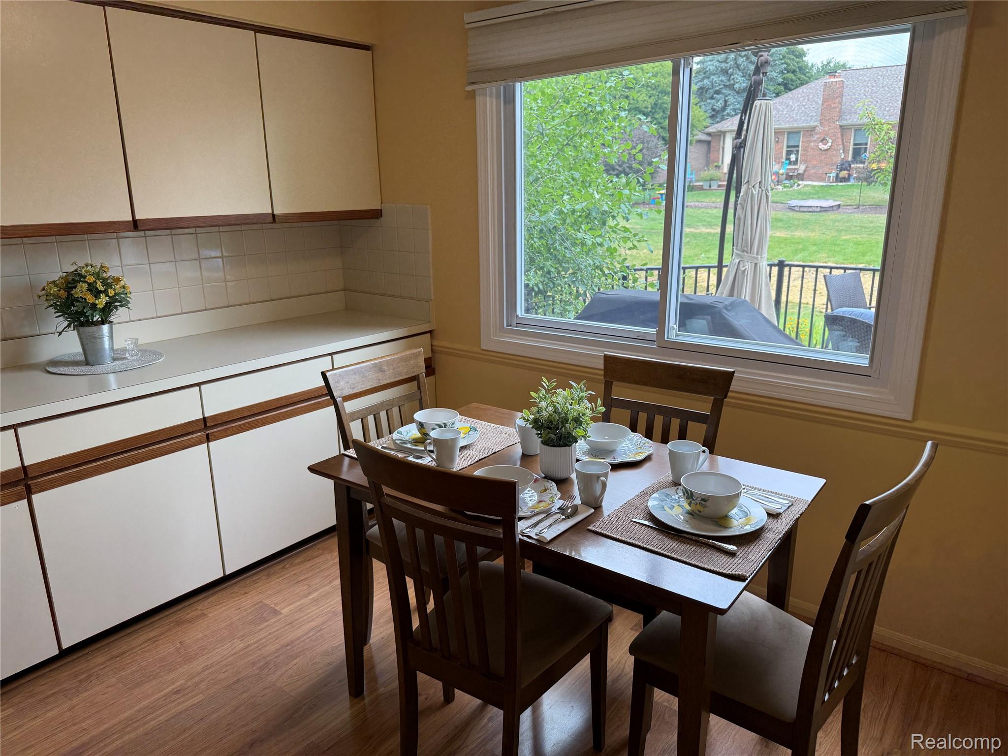 1658 Hillside Lane Rochester, MI 48307 - Photo 14 of 47 Eat in Kitchen Area