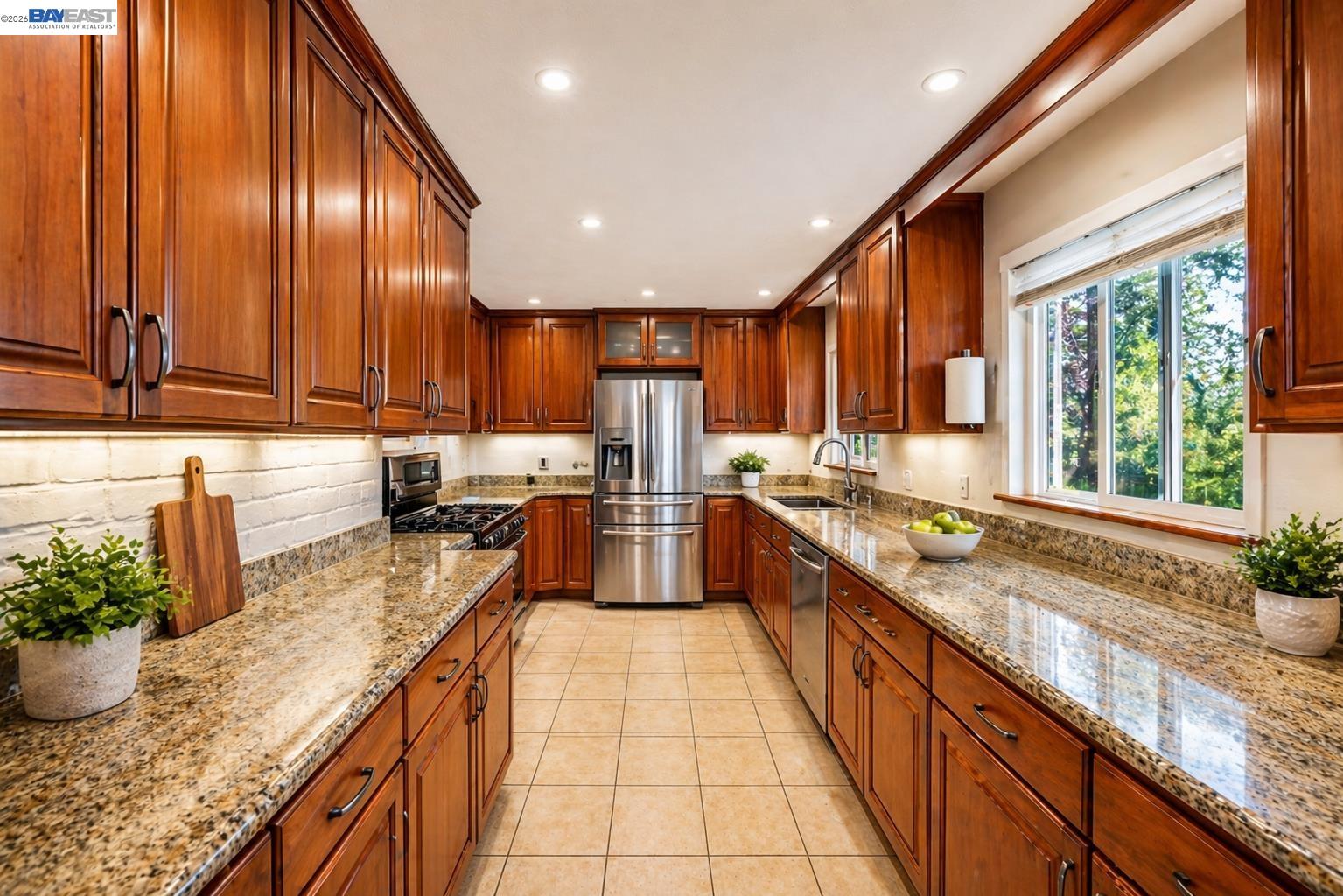 17676 Garland Court Castro Valley, CA 94546 - Photo 8 of 24