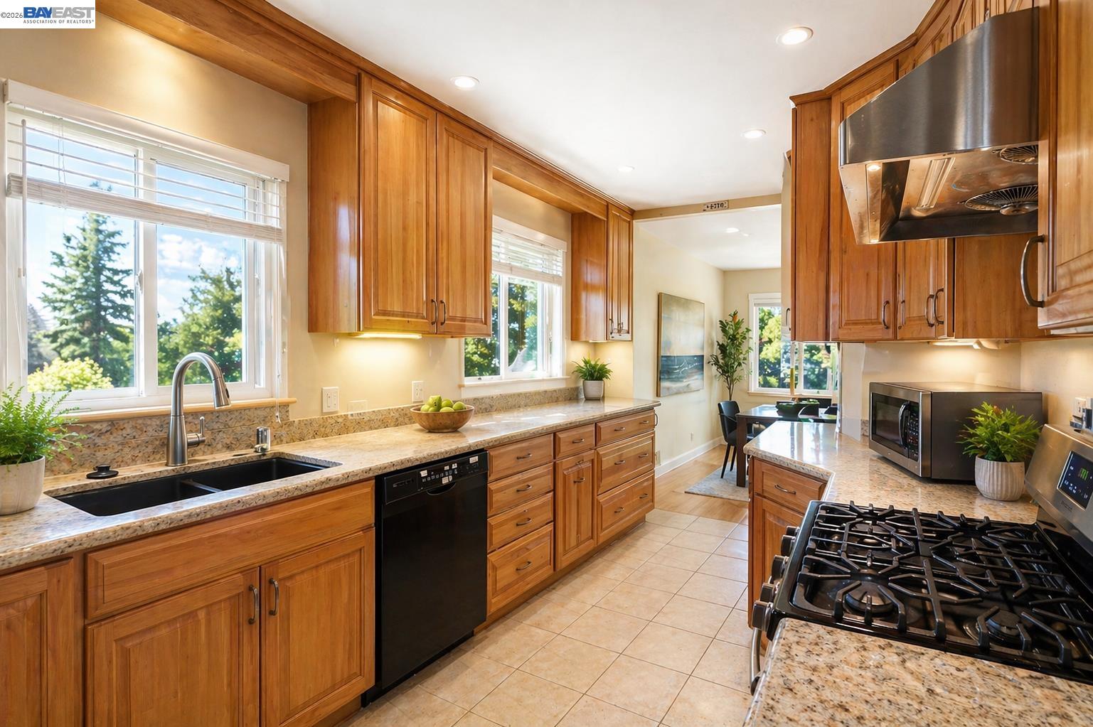 17676 Garland Court Castro Valley, CA 94546 - Photo 10 of 24