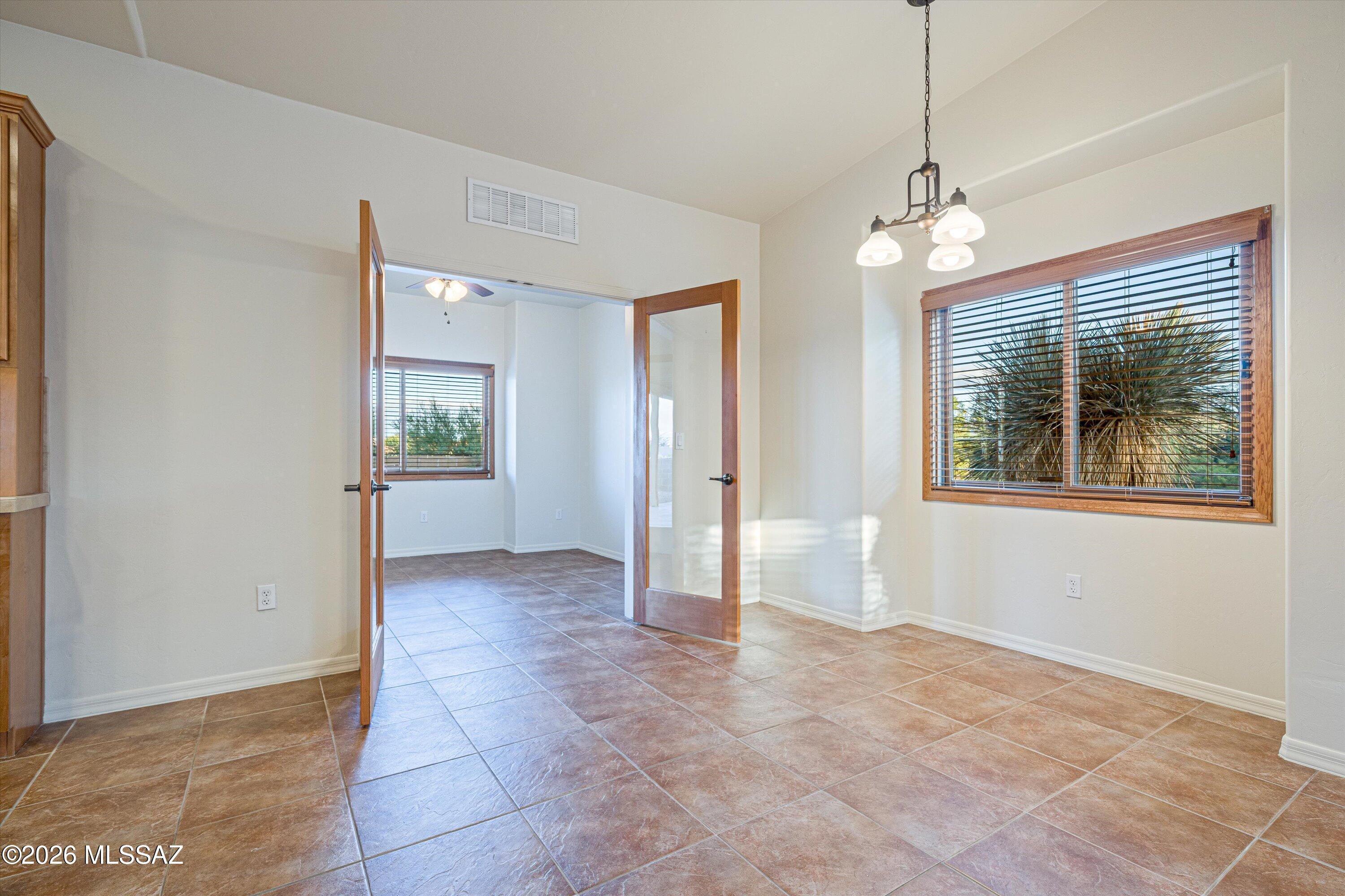 240 Sharon Road Vail, AZ 85641 - Photo 17 of 43 Breakfast nook & office / den