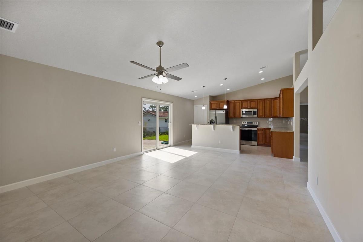 1026 Cheryl Road Haverhill, FL 33417 - Photo 13 of 20 13-DSC_1217
