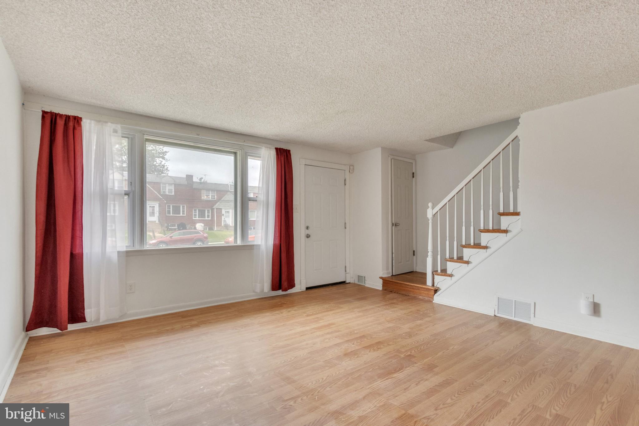 1331 Elson Road Brookhaven, PA 19015 - Photo 4 of 31