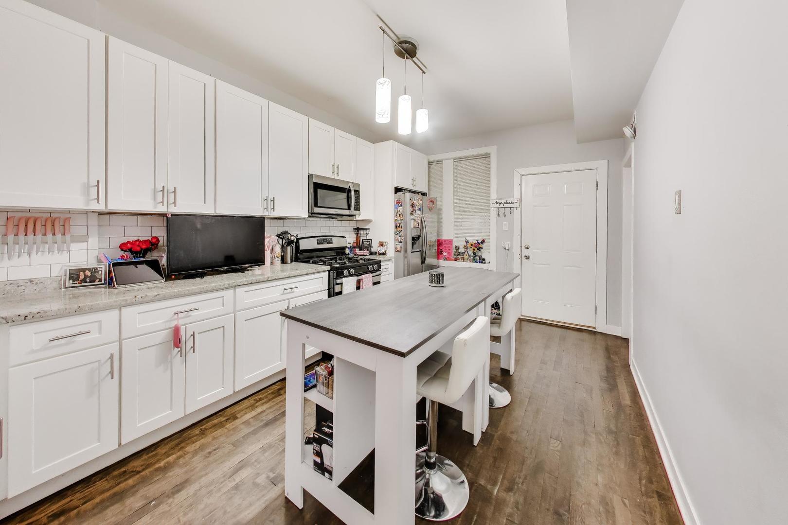1431 North Springfield Avenue Chicago, IL 60651 - Photo 5 of 17