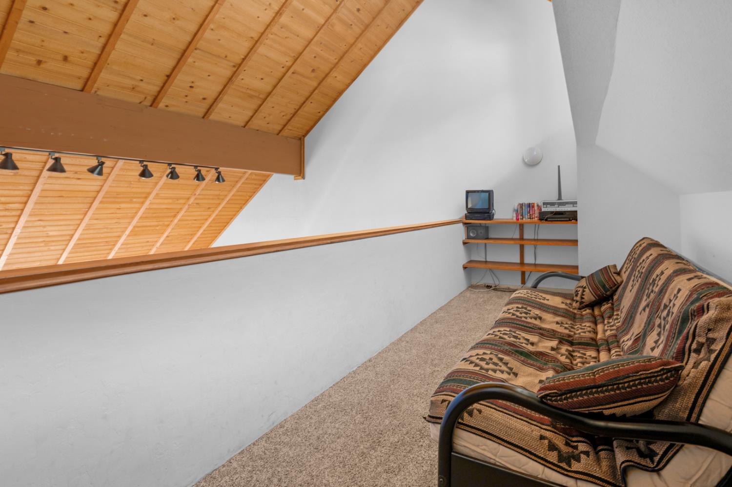 63215 Huntington Vista Road, Unit 80 Mono Hot Springs, CA 93642 - Photo 43 of 58 a view of entryway with stairs