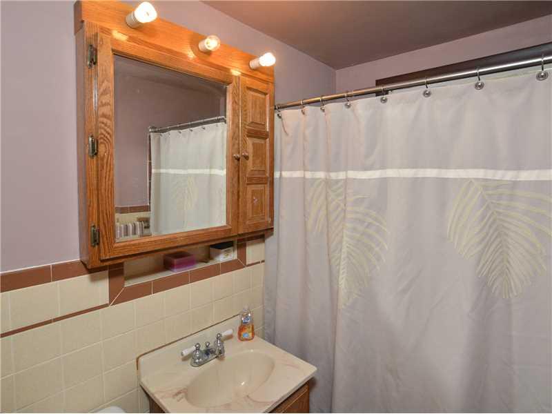 1060 North Whitmore Road North Huntingdon, PA 15642 - Photo 13 of 17 Full Bath.
