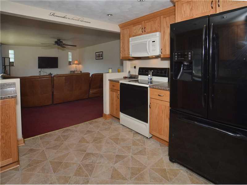 1060 North Whitmore Road North Huntingdon, PA 15642 - Photo 3 of 17 Kitchen.