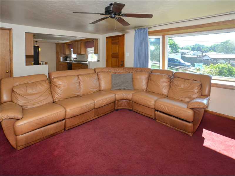 1060 North Whitmore Road North Huntingdon, PA 15642 - Photo 8 of 17 Living Room.