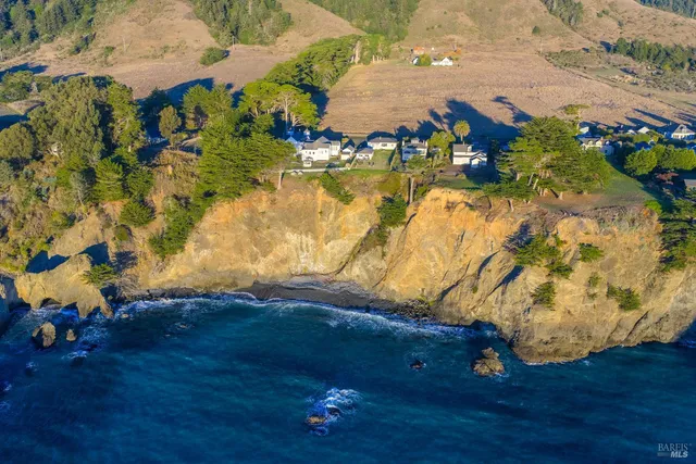 $979,000 | 5760 Highway 1, Elk, CA 95432