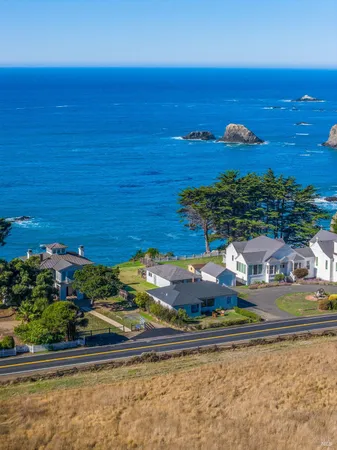 $979,000 | 5760 Highway 1, Elk, CA 95432